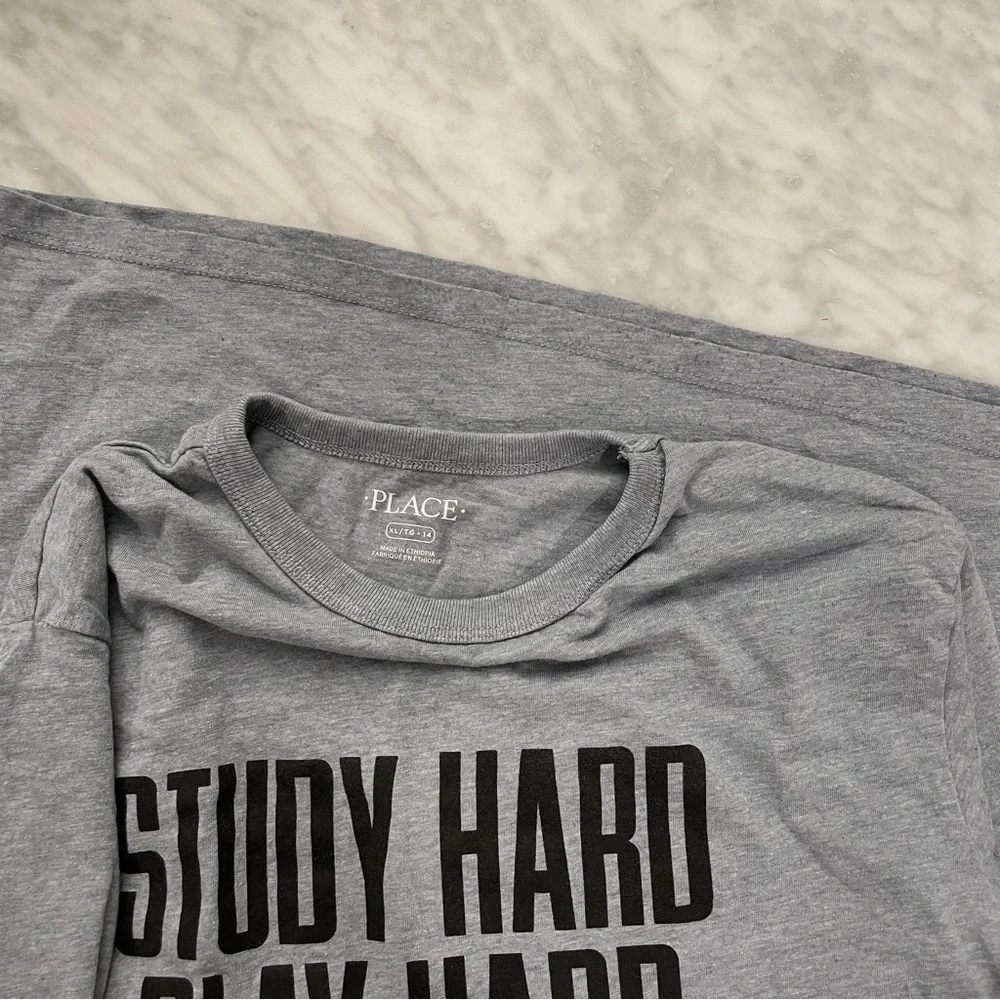 The Children's Place Boys Short Sleeve Play Hard Graphic Tee Size XL 14